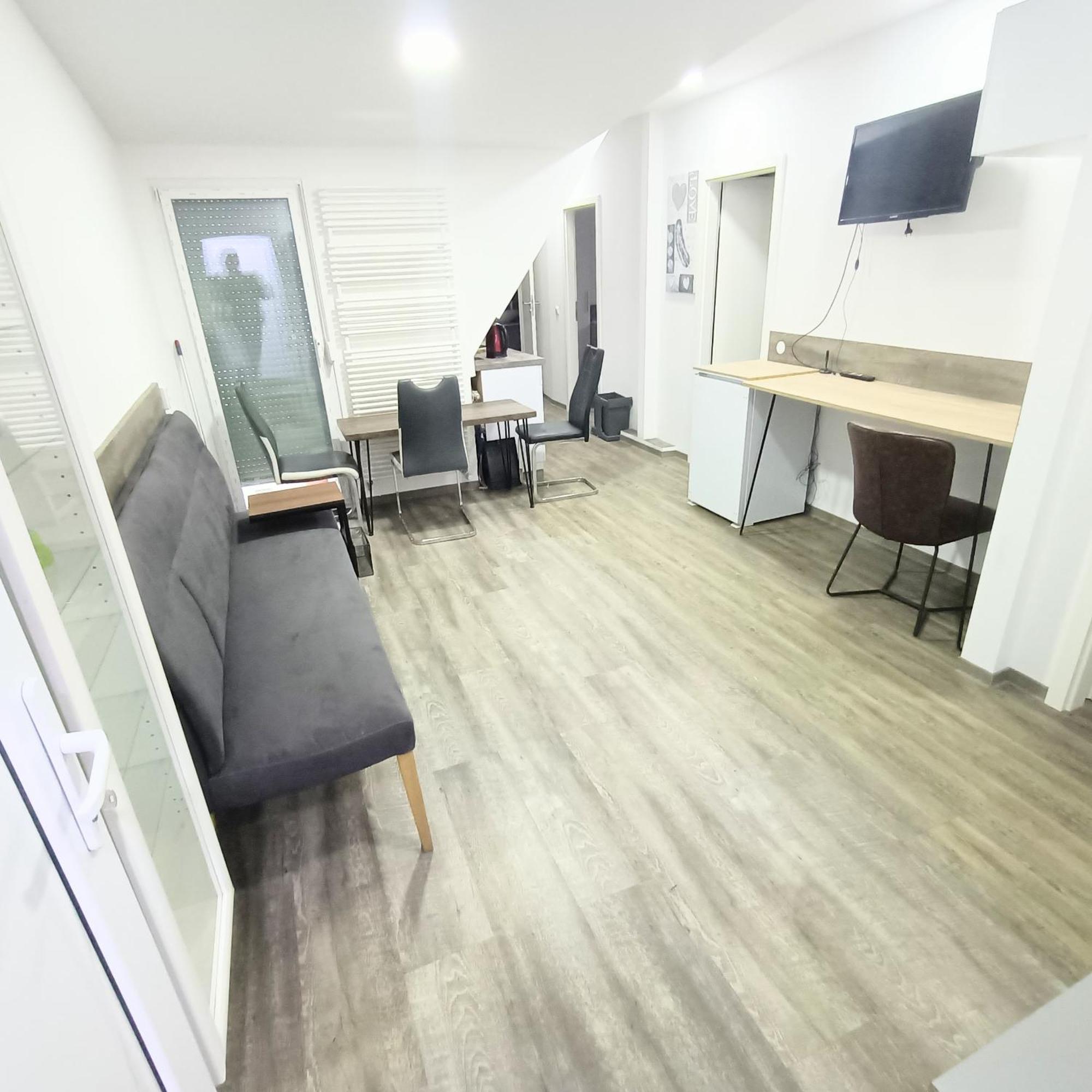 Fmi 9 Accommodation Raunheim Luaran gambar