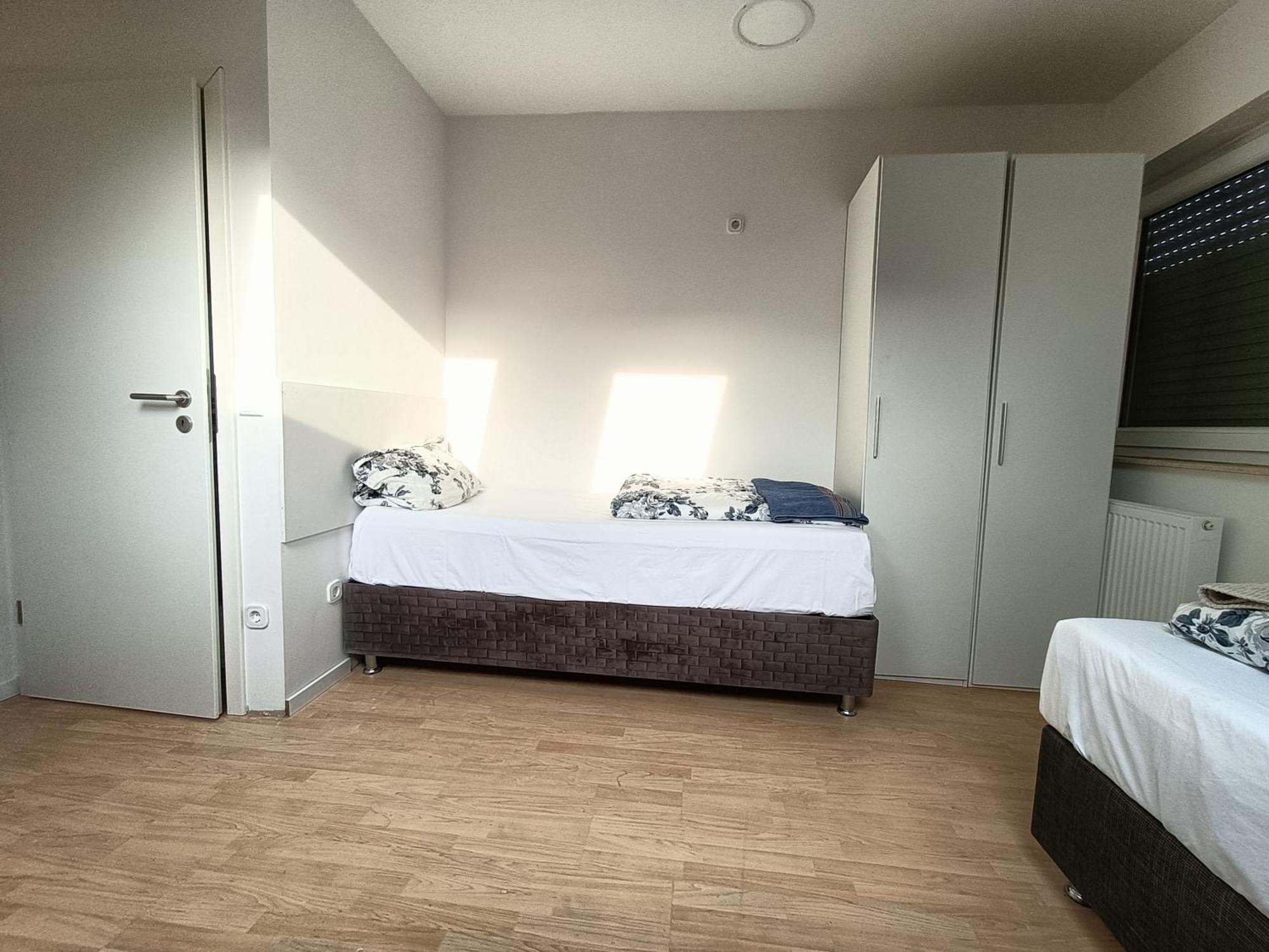 Fmi 9 Accommodation Raunheim Bilik gambar